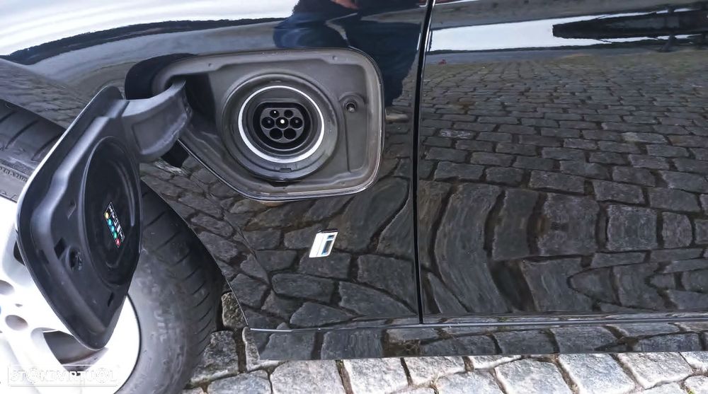 BMW 330 e iPerformance Advantage - 17