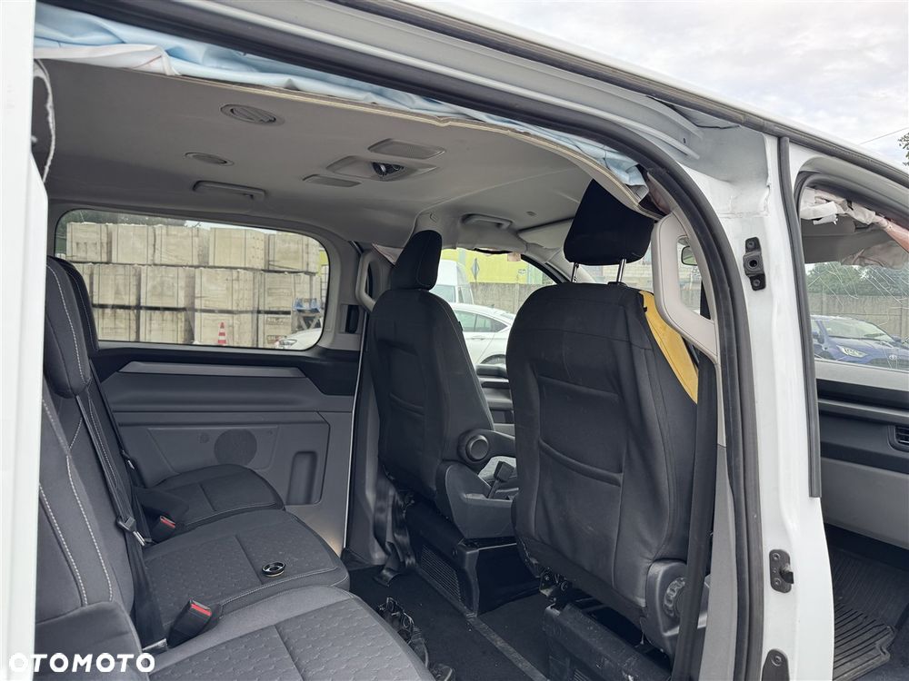 Ford Tourneo Custom - 25