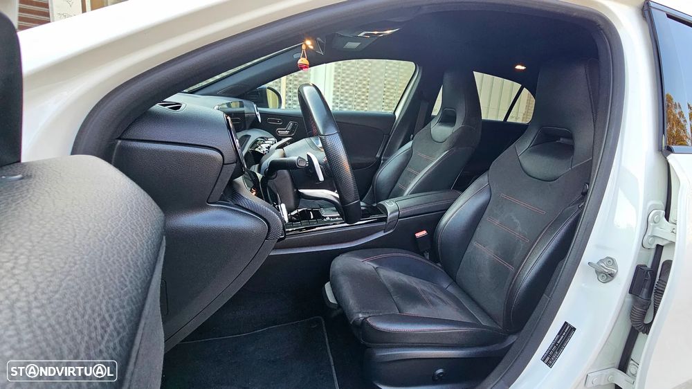 Mercedes-Benz A 250 e 8G-DCT AMG Line - 14