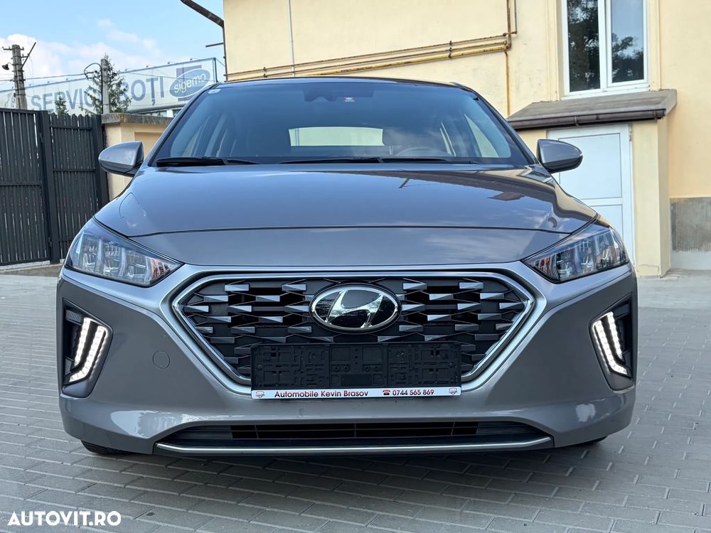 Hyundai IONIQ - 16