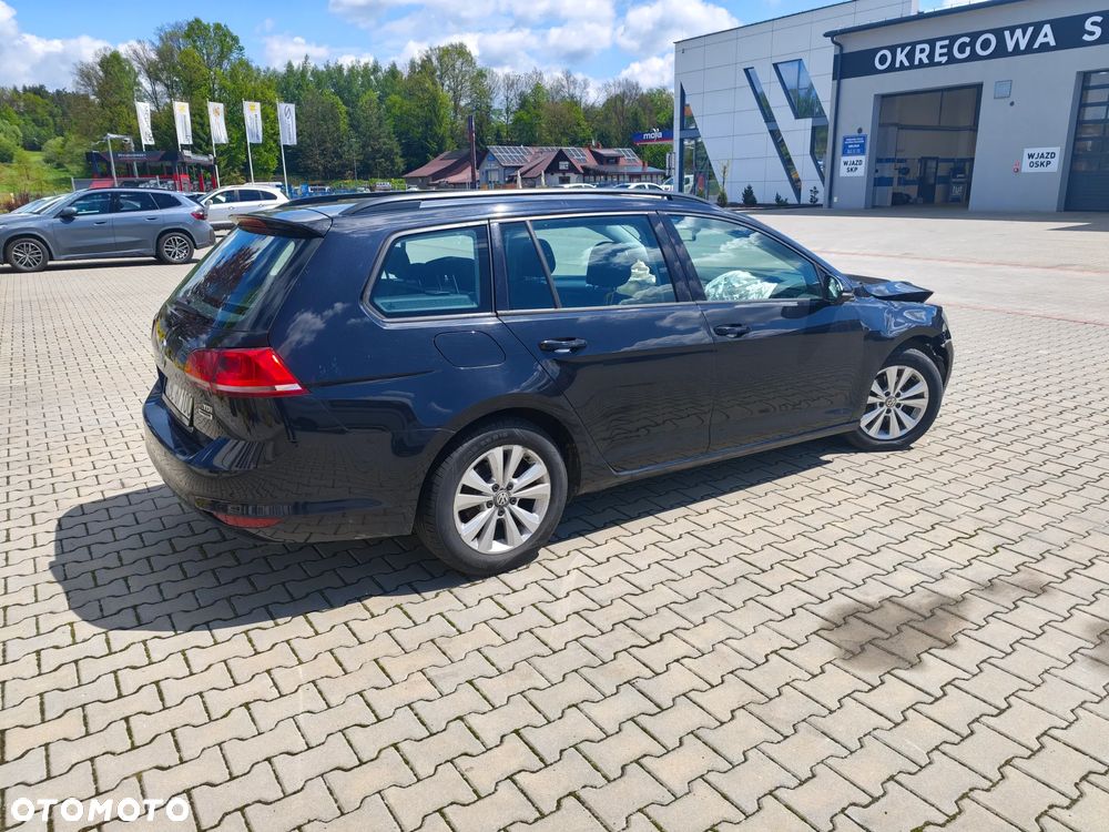 Volkswagen Golf - 6