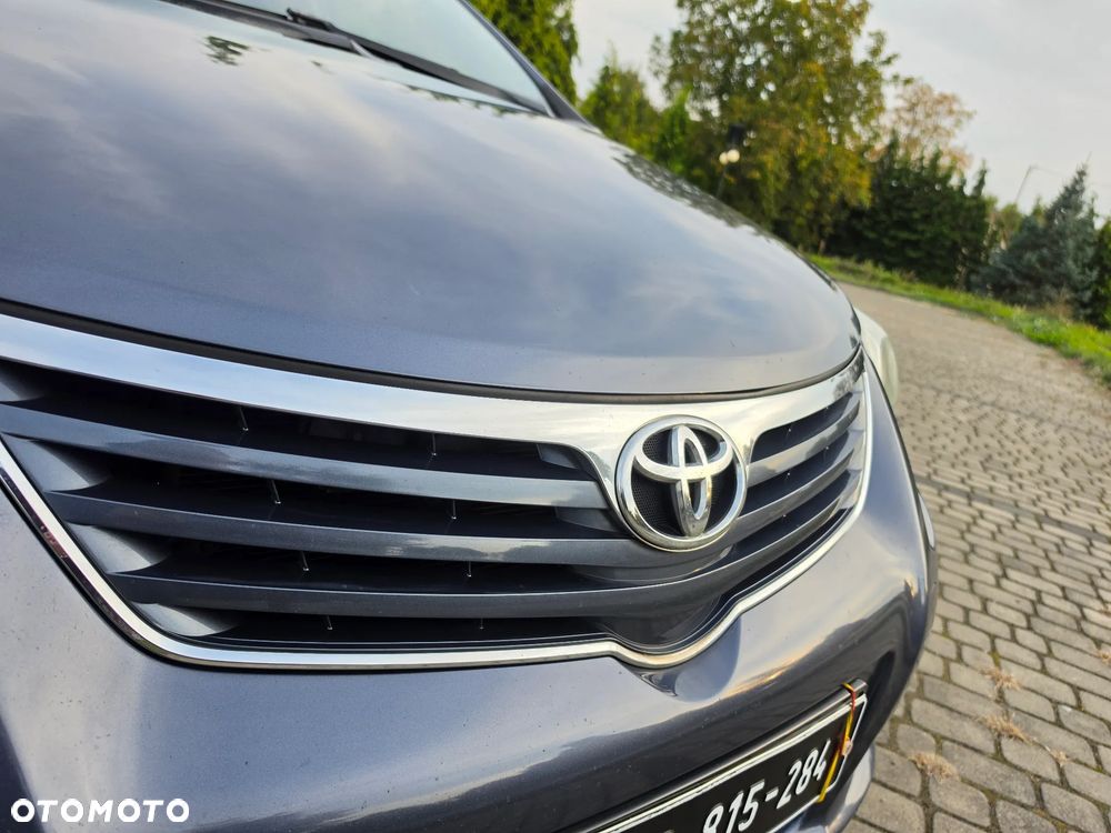 Toyota Avensis 2.0 Executive - 6