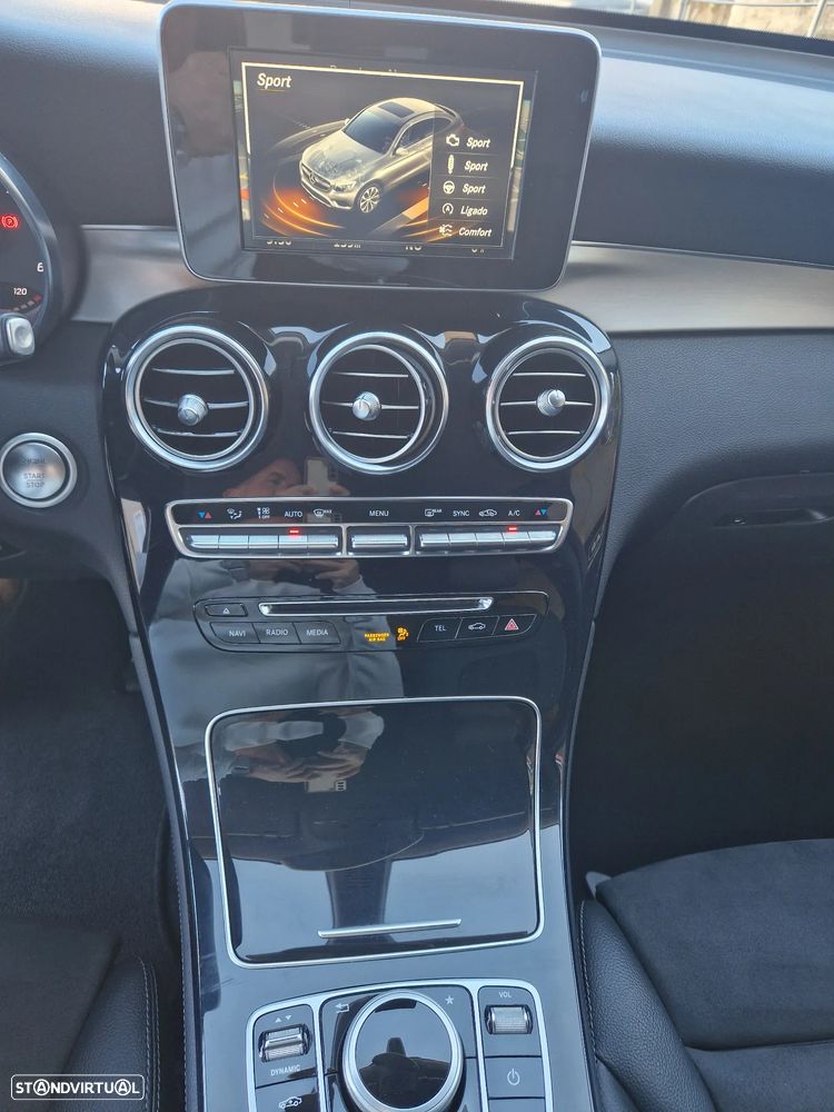 Mercedes-Benz GLC 250 d Coupé AMG Line 4-Matic - 24