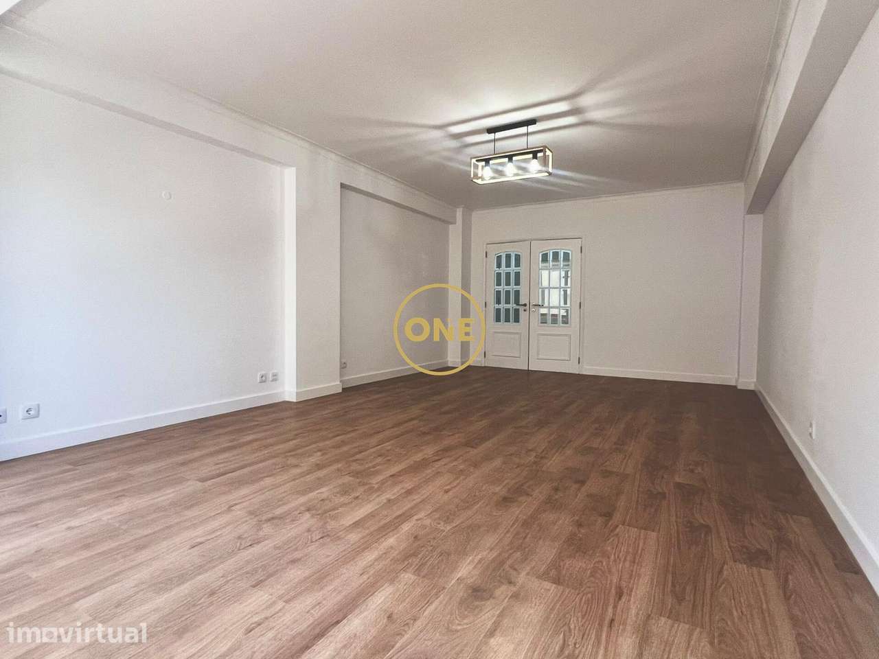 T3 Remodelado com Garagem e Arrecadação nas Laranjeiras - Grande imagem: 3/18