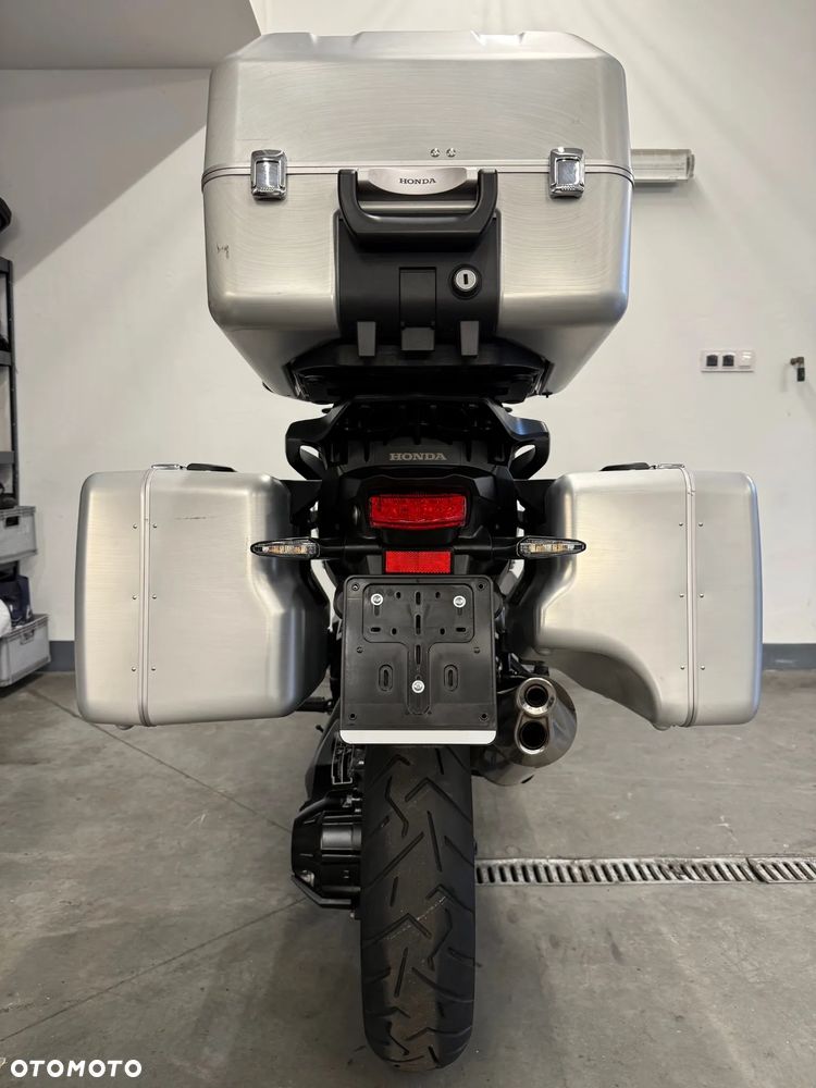 Honda VFR - 40