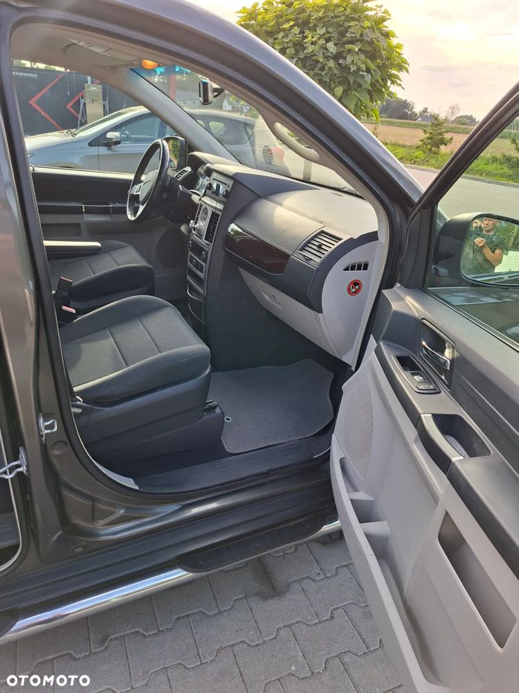 Chrysler Grand Voyager - 13