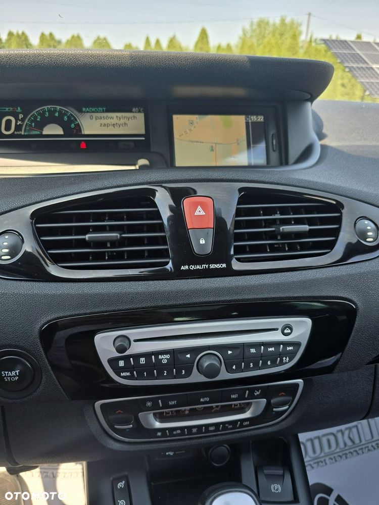 Renault Grand Scenic - 32