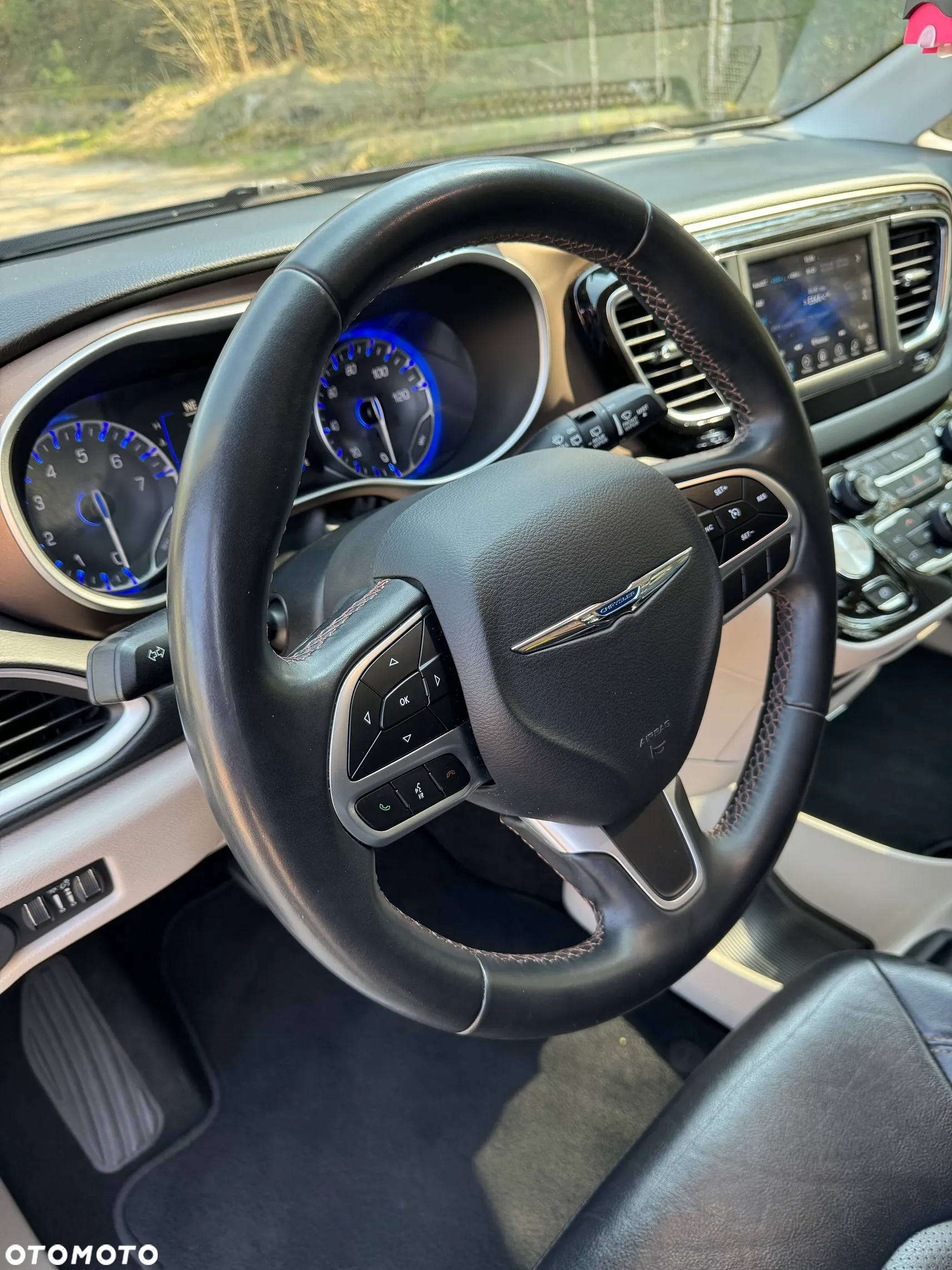 Chrysler Pacifica - 15
