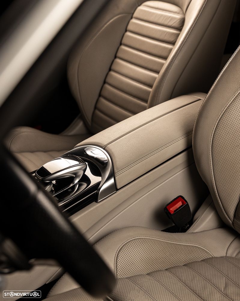 Mercedes-Benz C 250 d 4Matic 9G-TRONIC AMG Line - 23