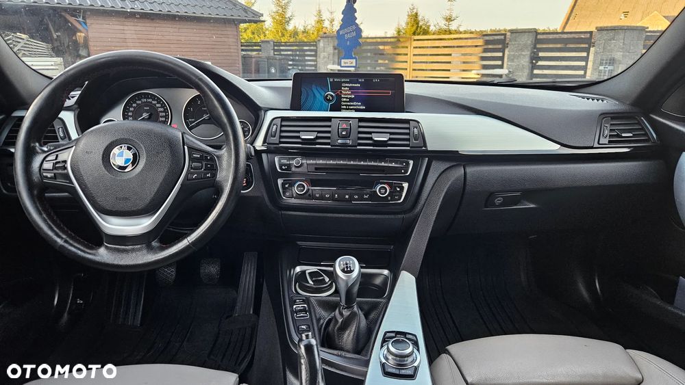 BMW Seria 3 318d Sport Line - 11