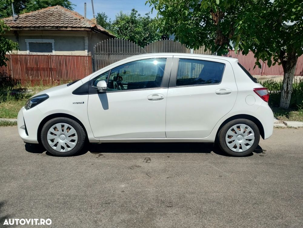 Toyota Yaris 1.5 VVT-i HSD Exclusive - 4