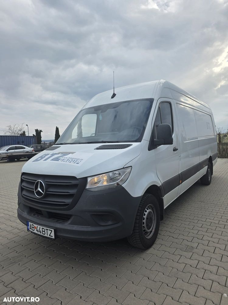 Mercedes-Benz Sprinter - 2