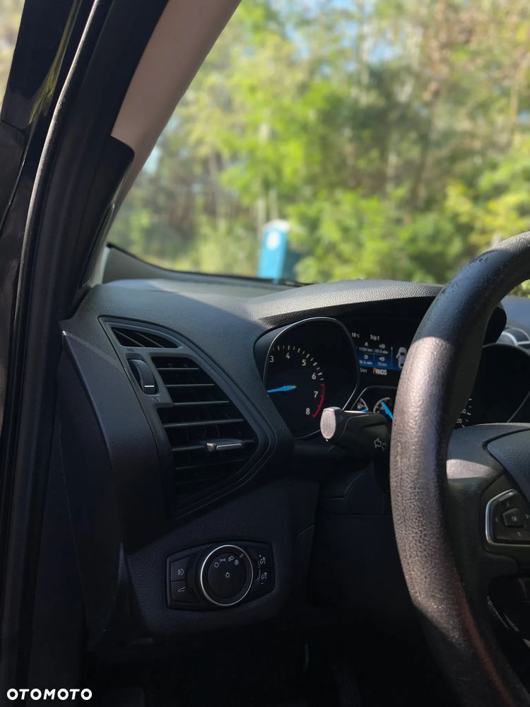 Ford Kuga - 10