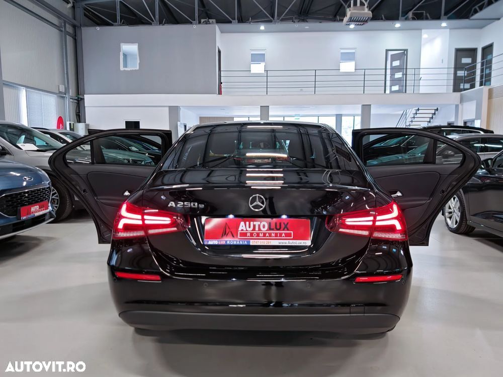 Mercedes-Benz A 250 e Sedan 8G-DCT - 20