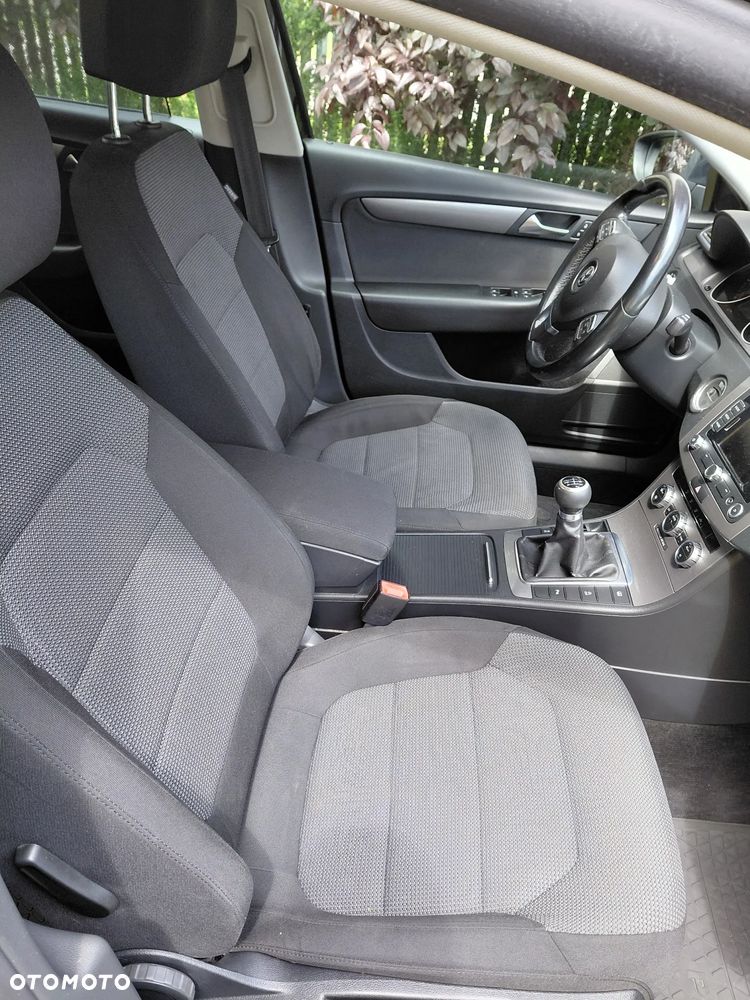Volkswagen Passat 2.0 TDI Comfortline - 37