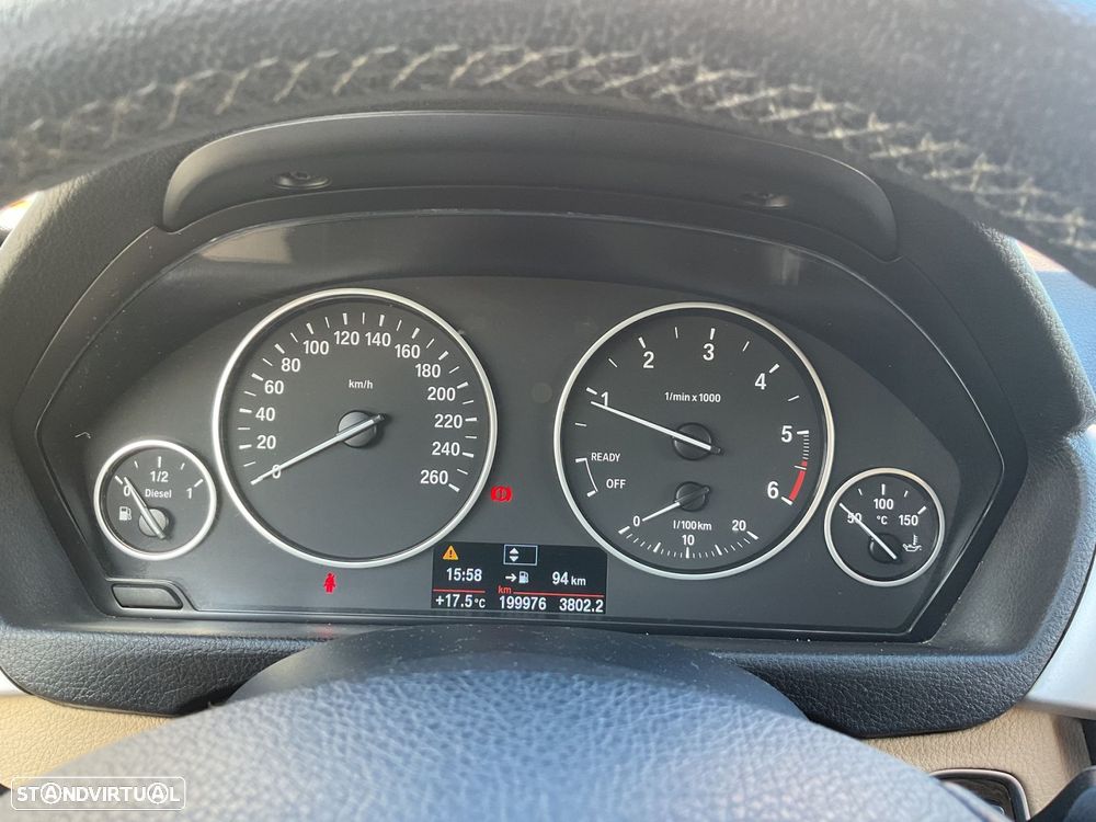 BMW 318 d Touring Line Sport - 27