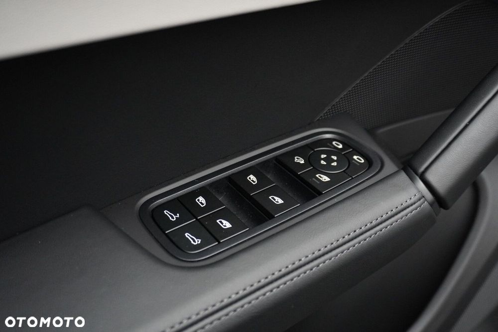 Porsche Cayenne S - 16