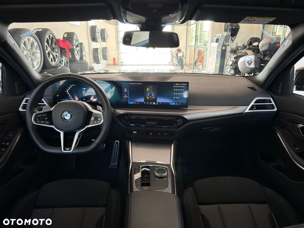 BMW Seria 3 330i xDrive M Sport - 16