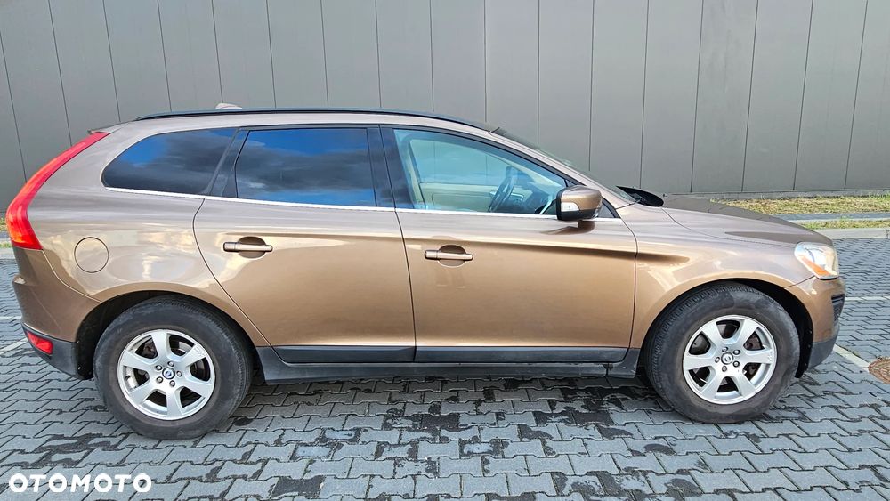 Volvo XC 60 D5 AWD Momentum - 4