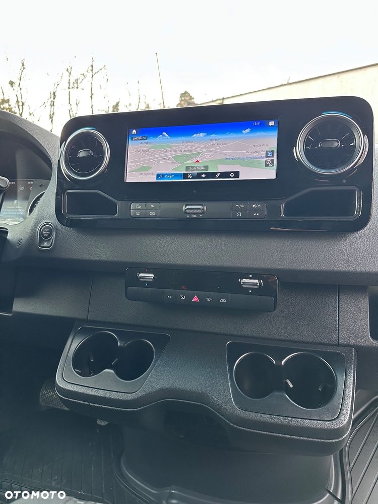 Mercedes-Benz Sprinter - 10