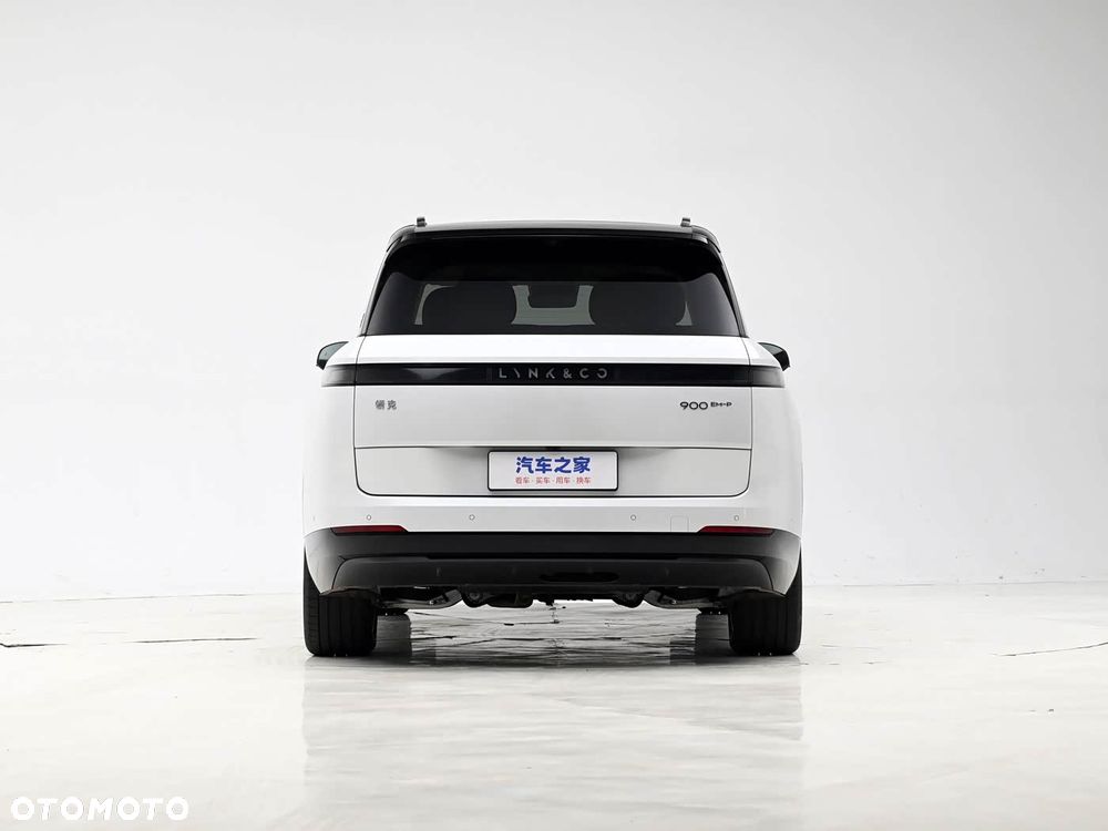 Lynk & Co 900 - 7
