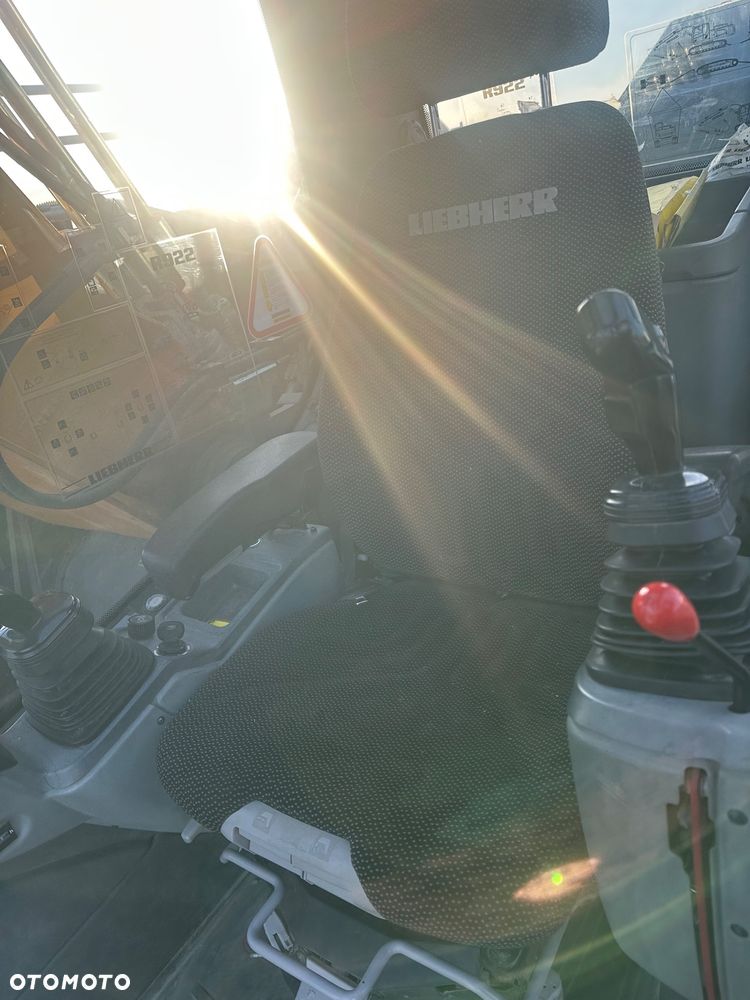 Liebherr 922 - 28