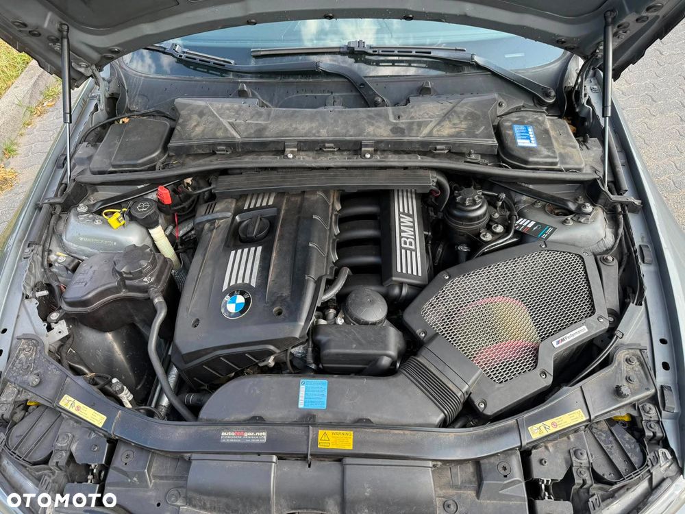 BMW Seria 3 325i - 10