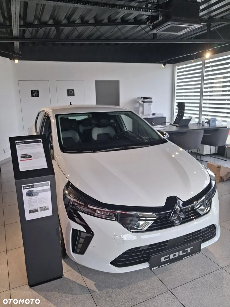 Mitsubishi Colt 1.0T Invite - 3