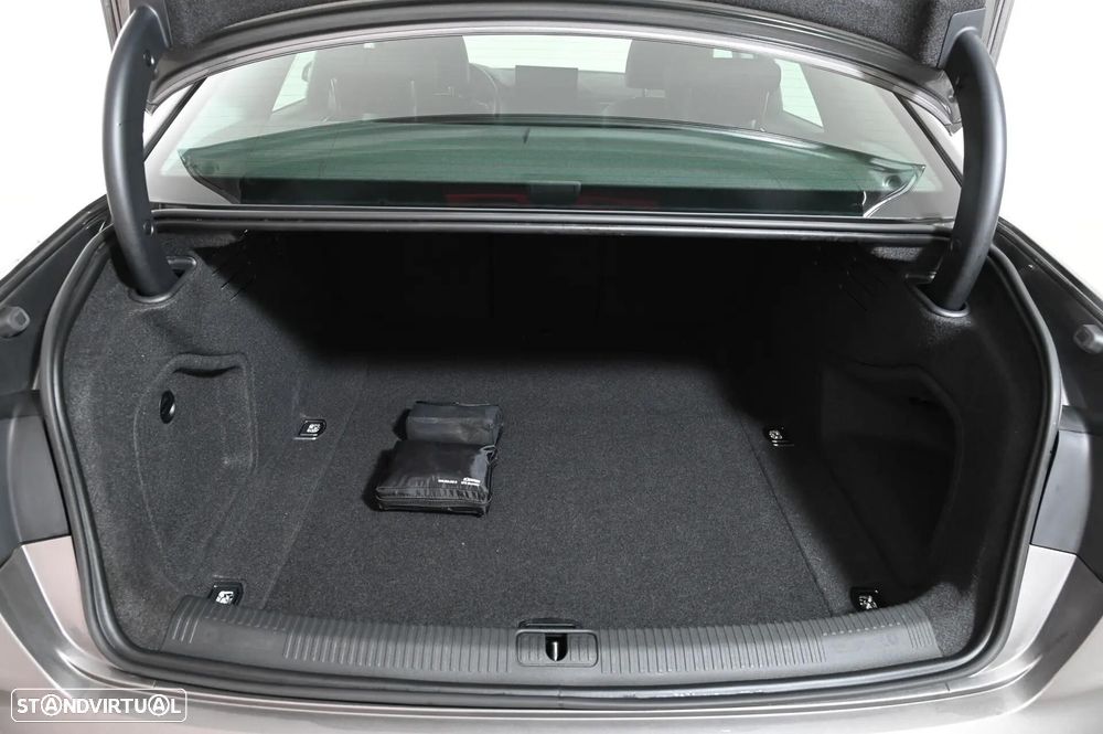Audi A4 40 TDI S tronic - 10