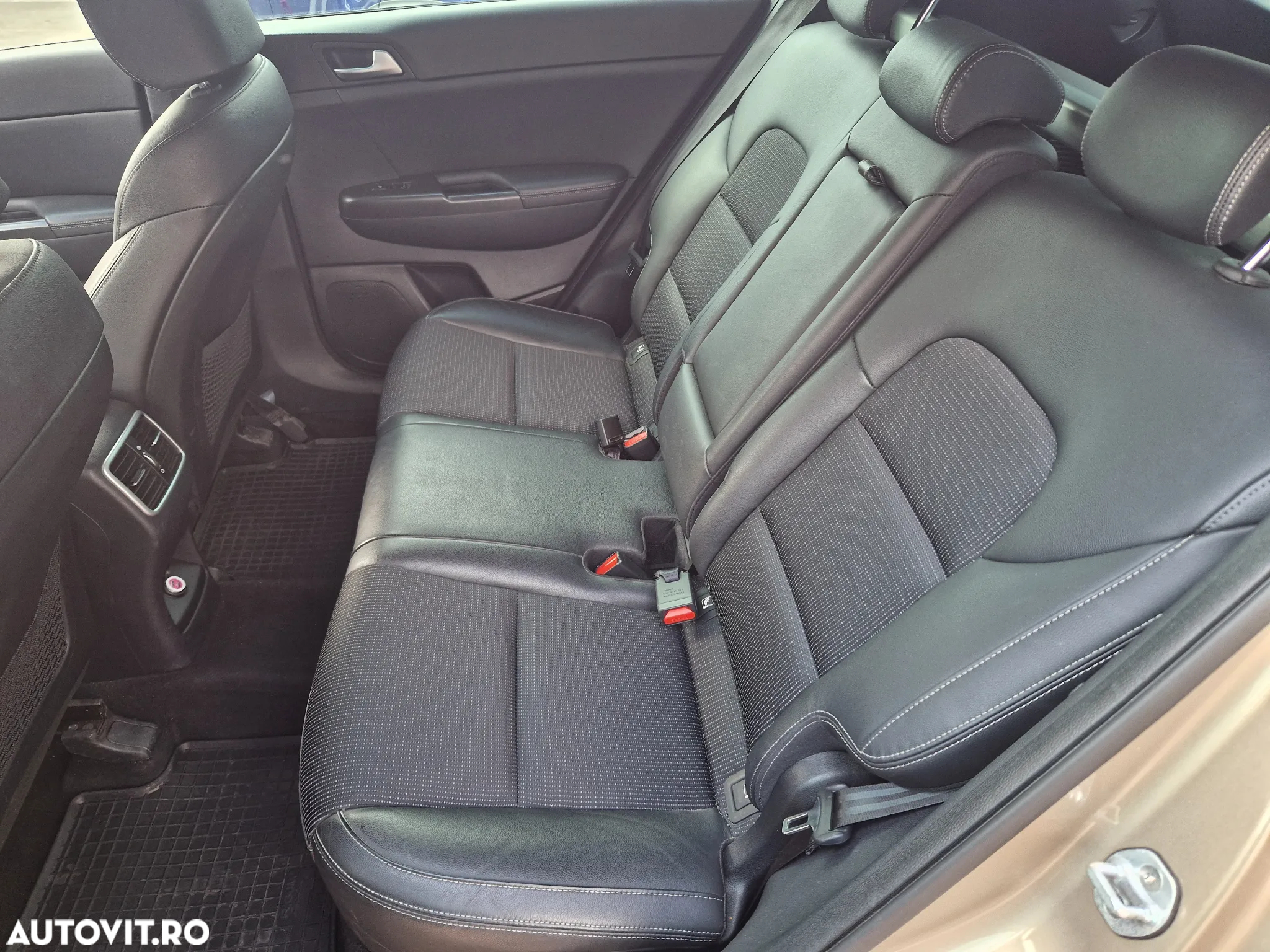 Kia Sportage 1.6 T-GDI 7DCT 4x4 Style - 20