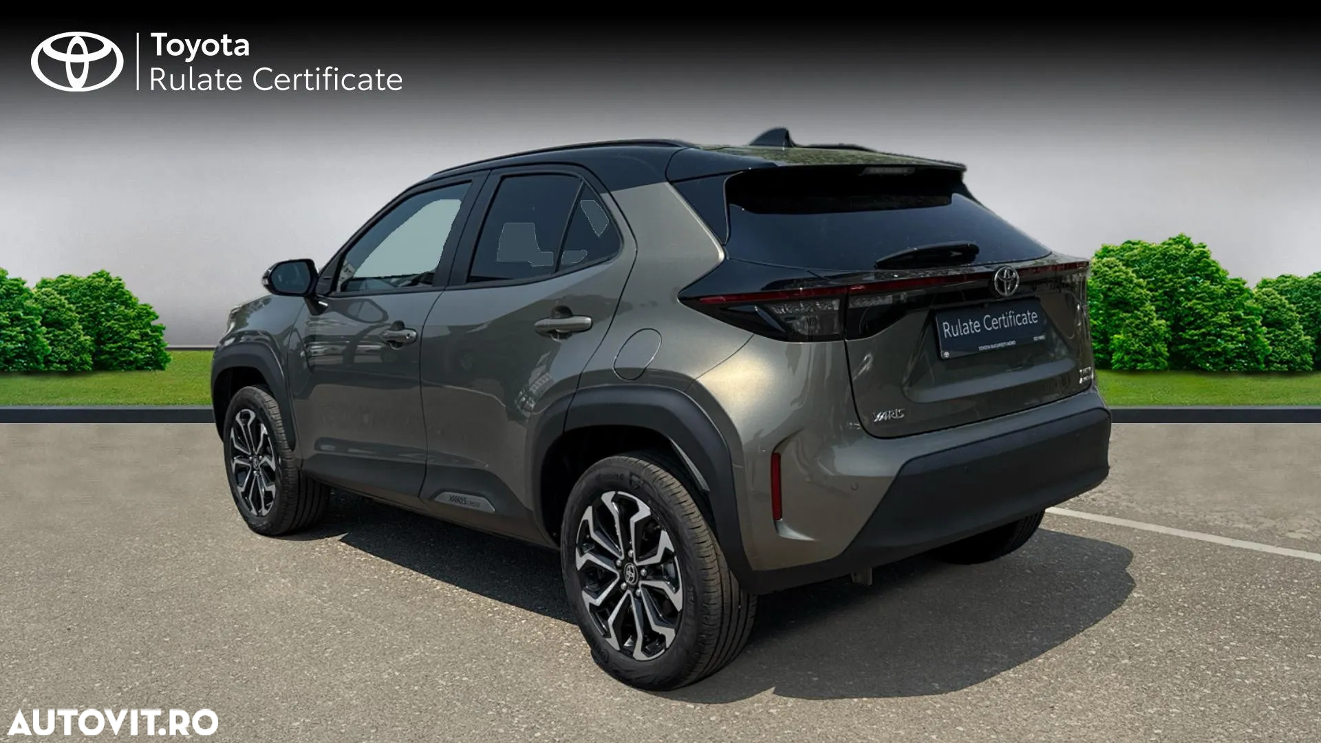 Toyota Yaris Cross 1.5 VVT-i HSD 4x4 Dynamic - 4