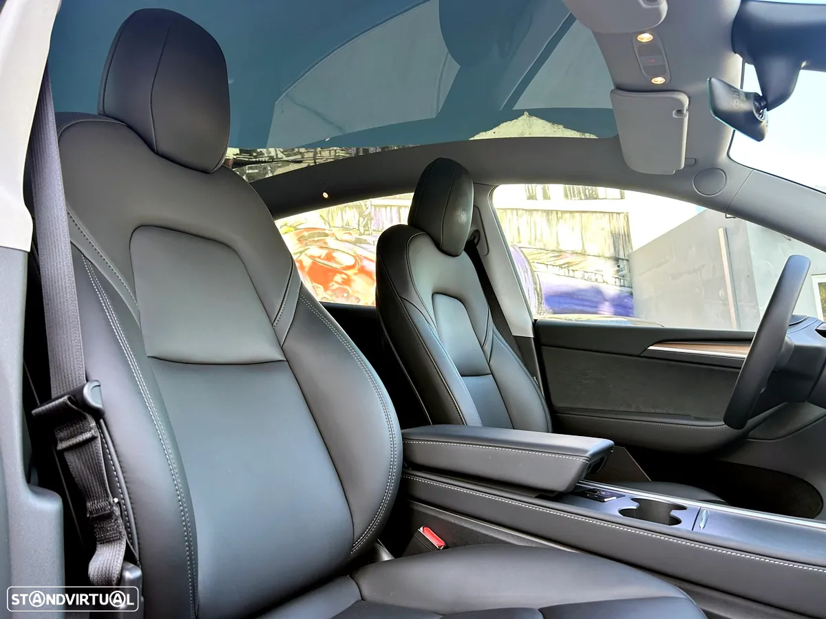 Tesla Model Y Long Range Dual Motor AWD - 24