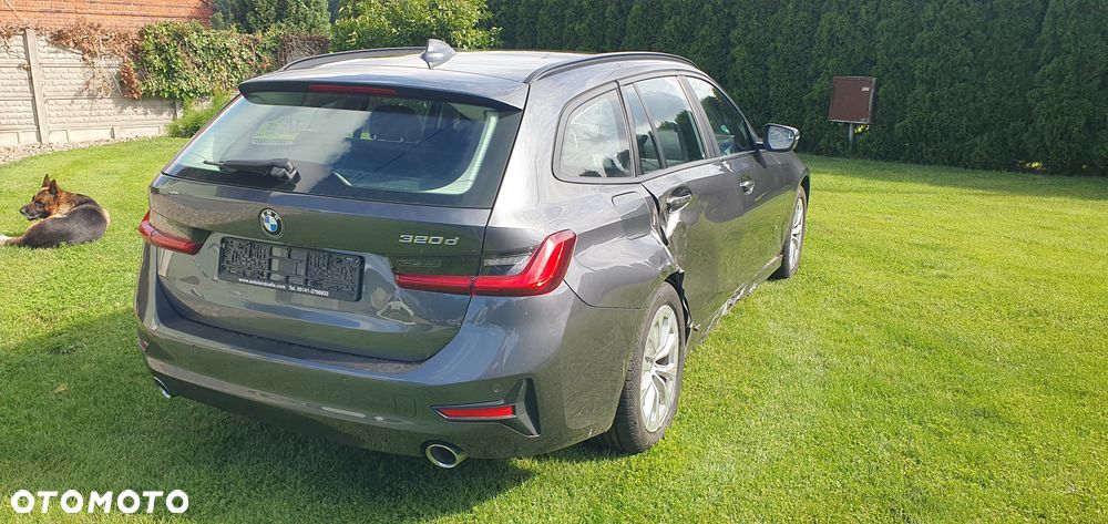 BMW Seria 3 320d Edition Luxury Line Purity - 4