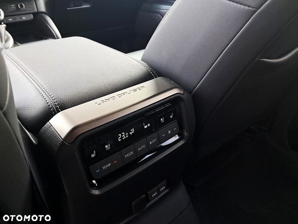 Toyota Land Cruiser LC 2.8 D-4D Executive - 12