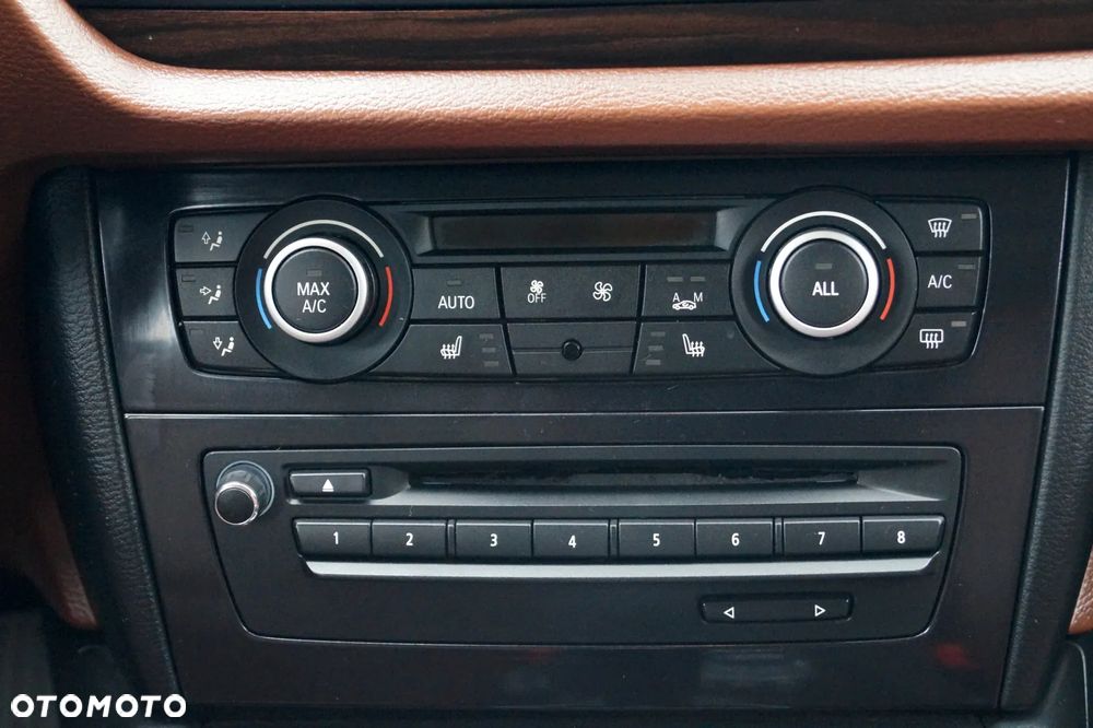 BMW X1 xDrive25d xLine - 28