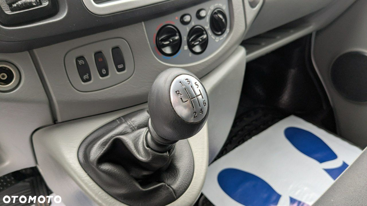 Opel Vivaro - 24