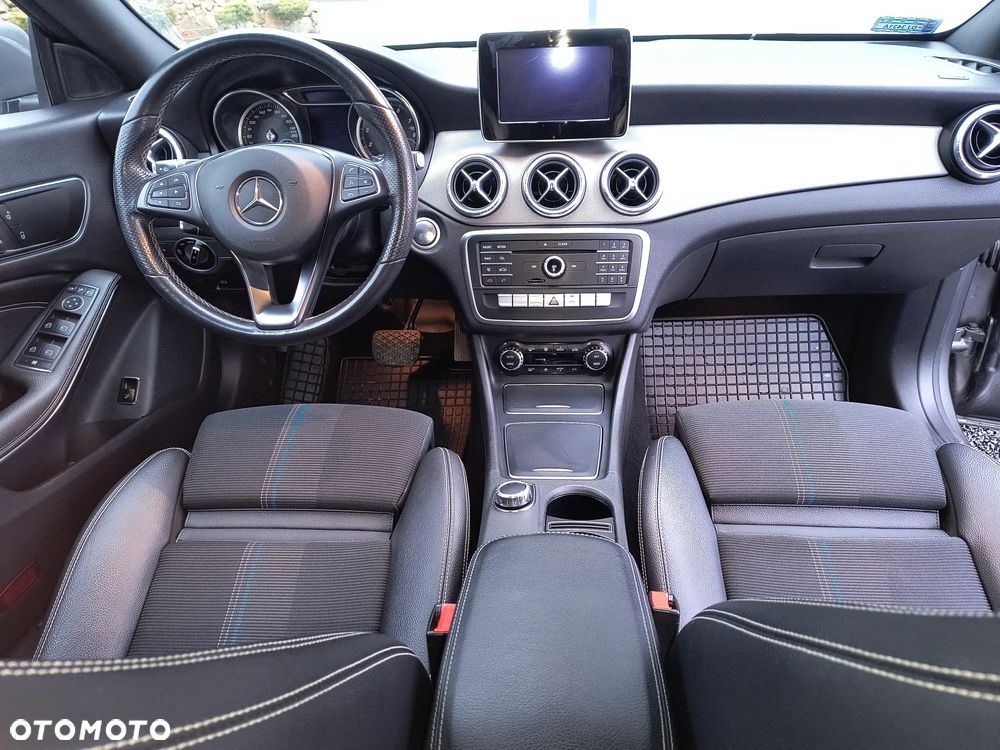Mercedes-Benz CLA 180 7G-DCT UrbanStyle Edition - 16