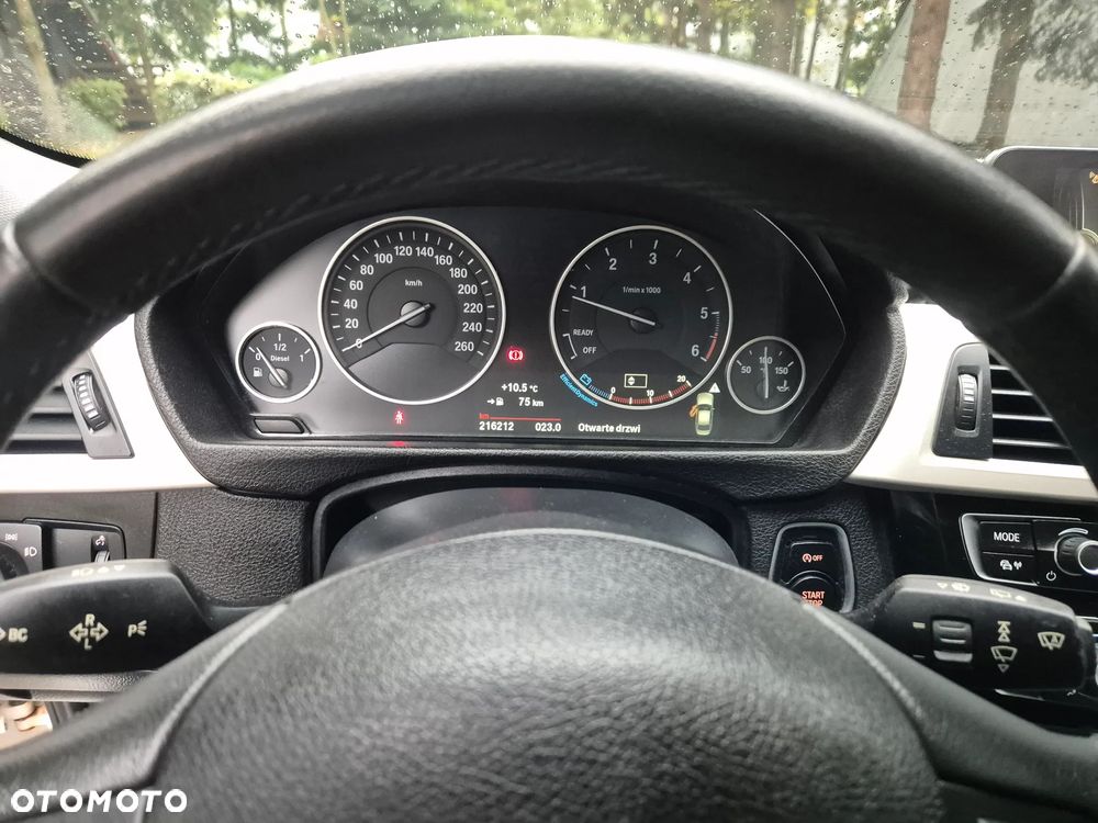 BMW Seria 3 318d M Sport - 16