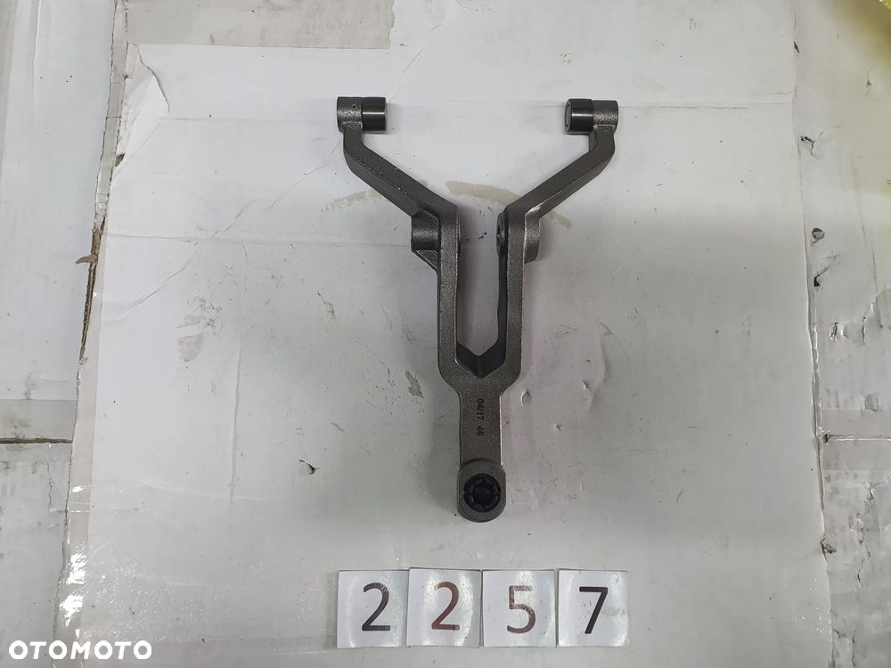 Dźwignia wysprzęglika widełki wysprzęglające Volvo Renault D13A440 D13A480 8172031 - 2