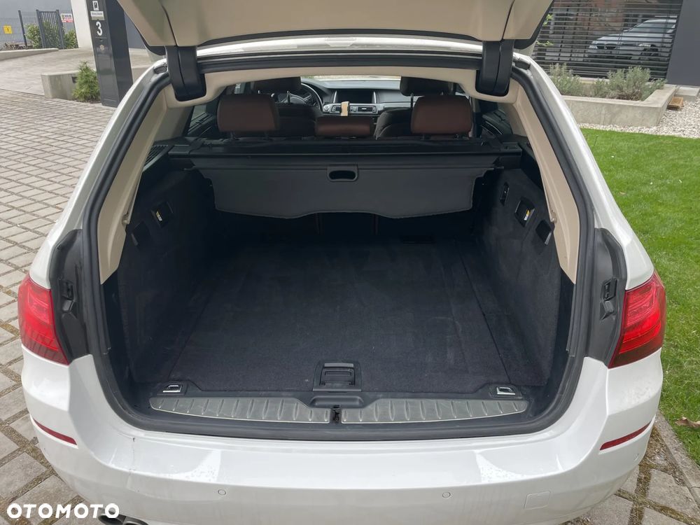 BMW Seria 5 520d xDrive Luxury Line - 11
