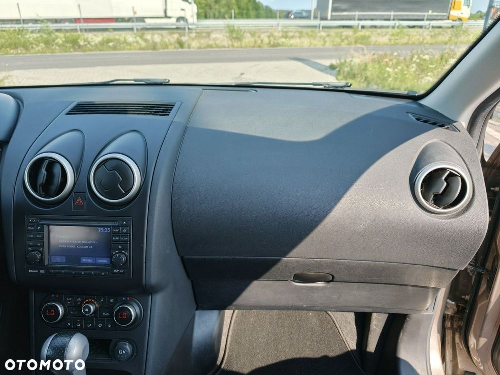 Nissan Qashqai - 25
