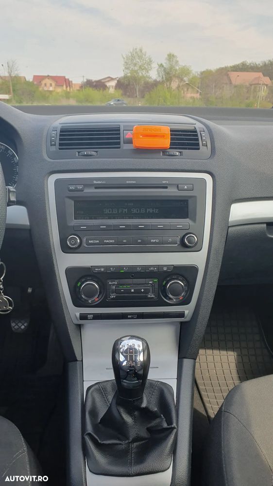 Skoda Octavia 1.4 TSI Ambiente - 8