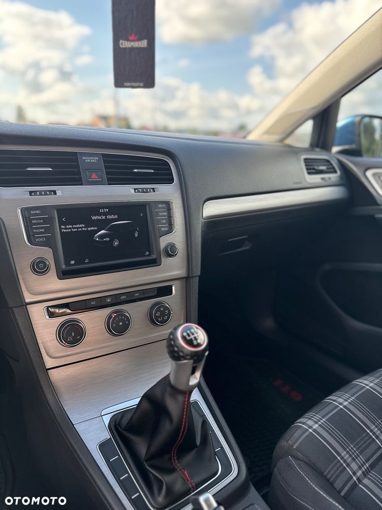 Volkswagen Golf - 9