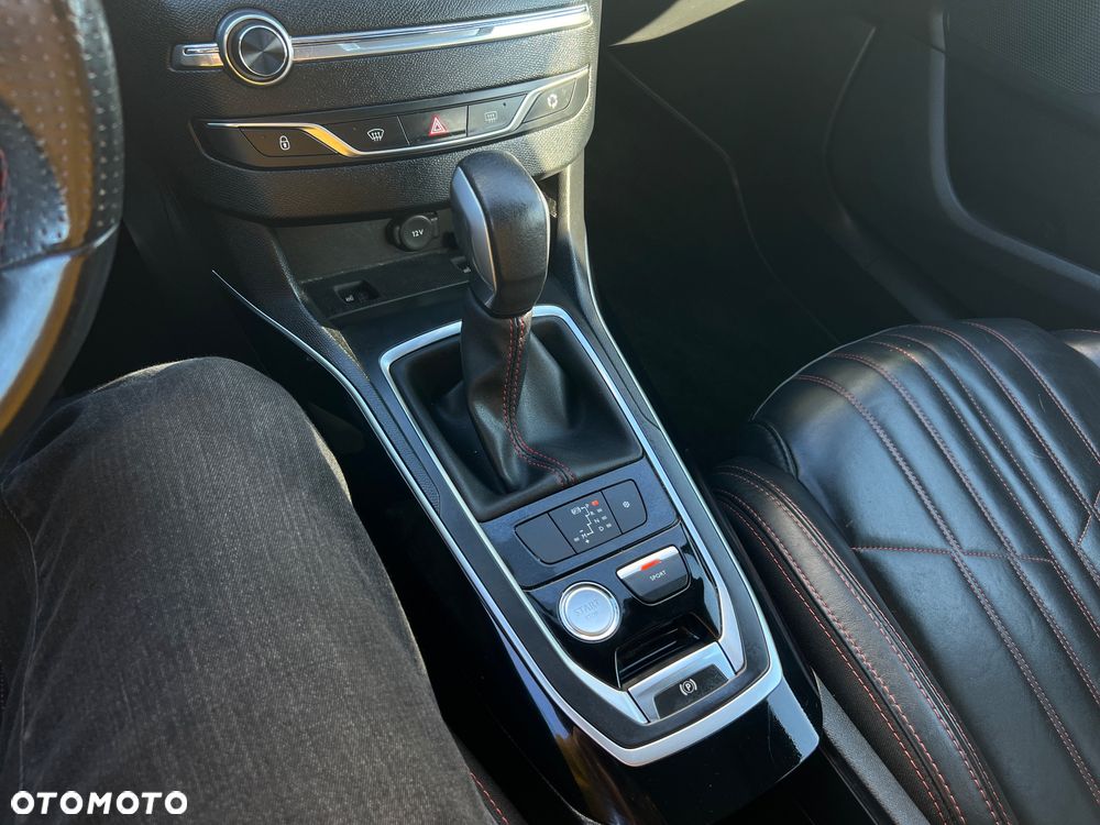 Peugeot 308 PureTech 130 EAT6 Stop & Start GT-Line Edition - 30