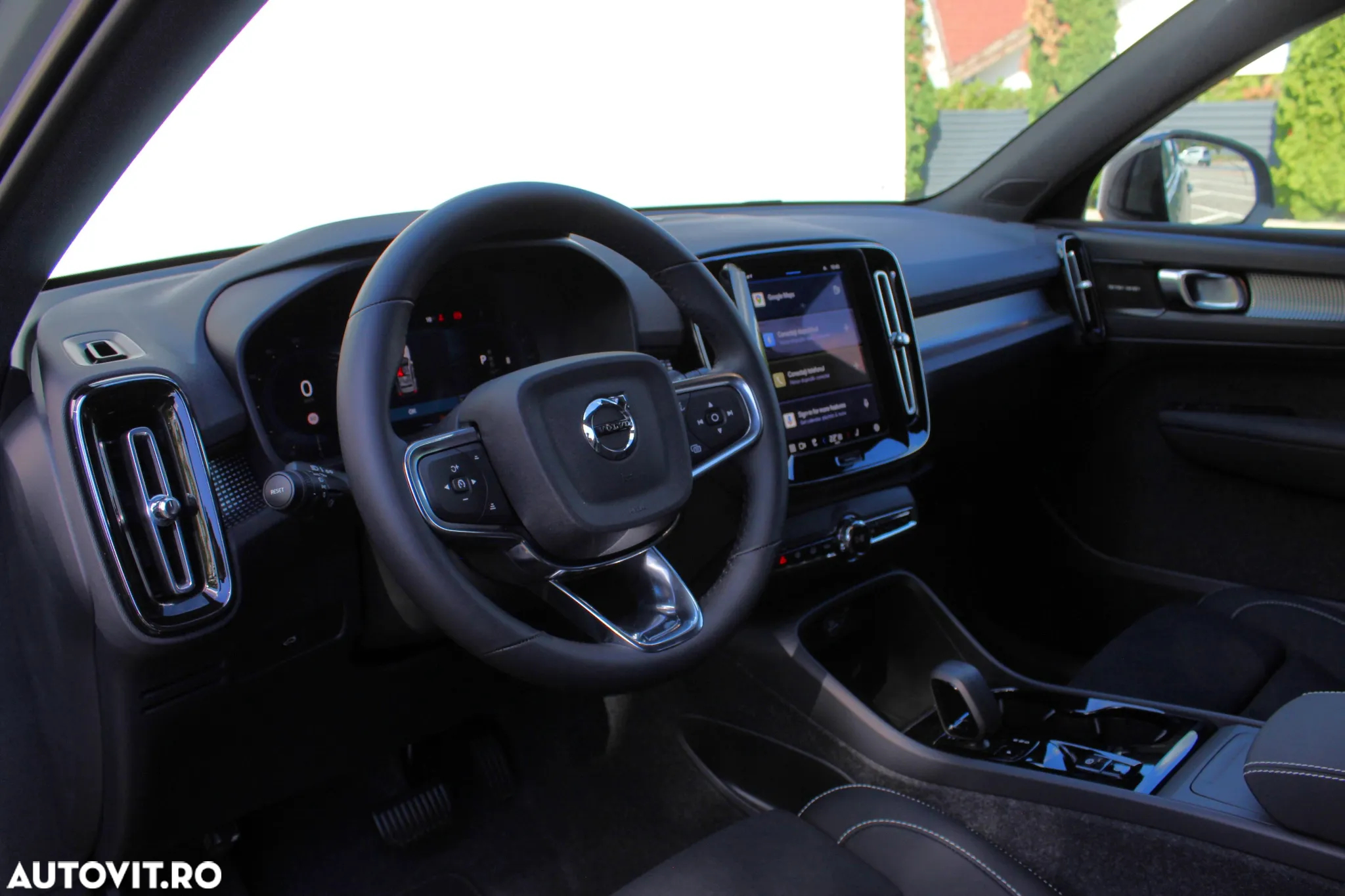 Volvo XC 40 B4 AT FWD MHEV Ultimate Dark - 17