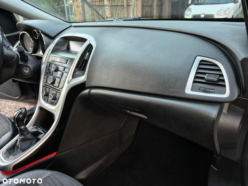 Opel Astra 1.4 Turbo 150 Jahre - 20