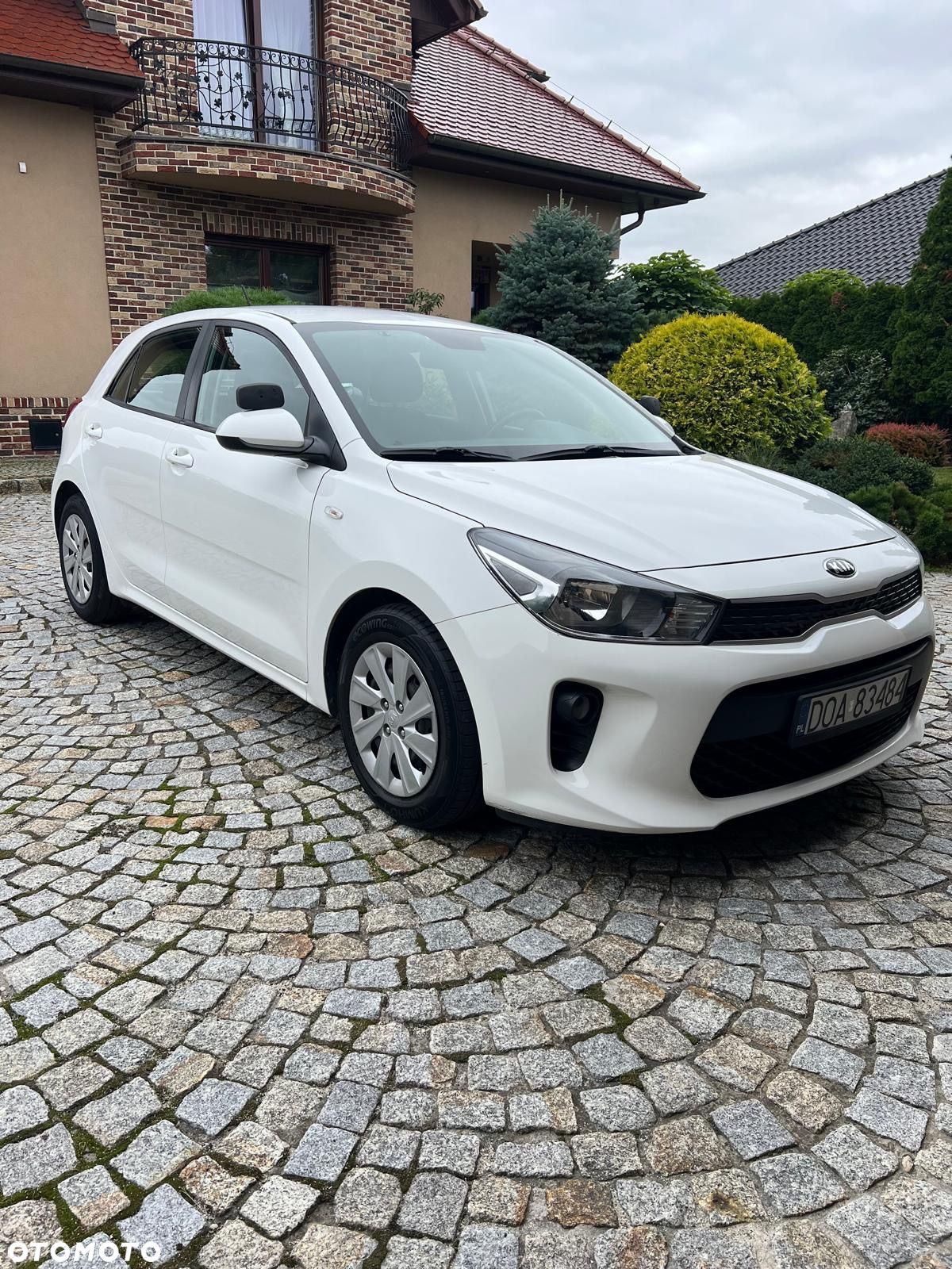 Kia Rio 1.2 L - 1