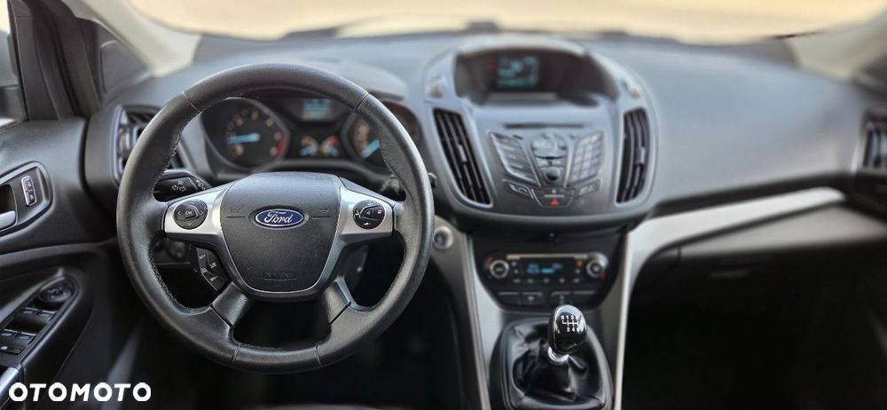 Ford Kuga 2.0 TDCi 2x4 Titanium - 23