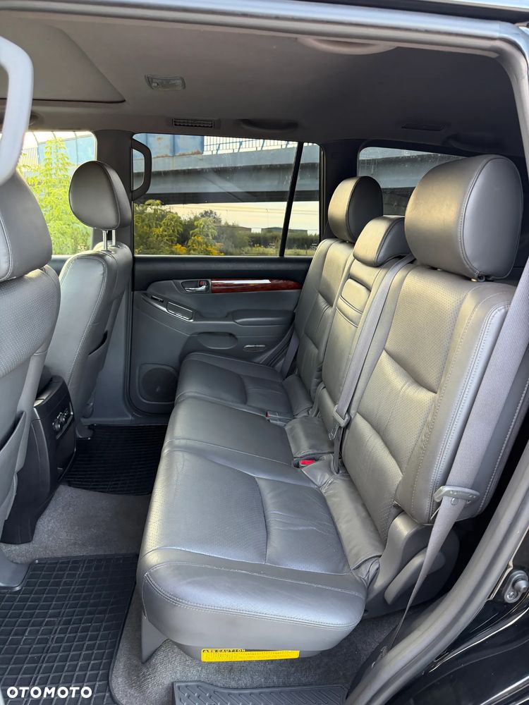 Toyota Land Cruiser - 13