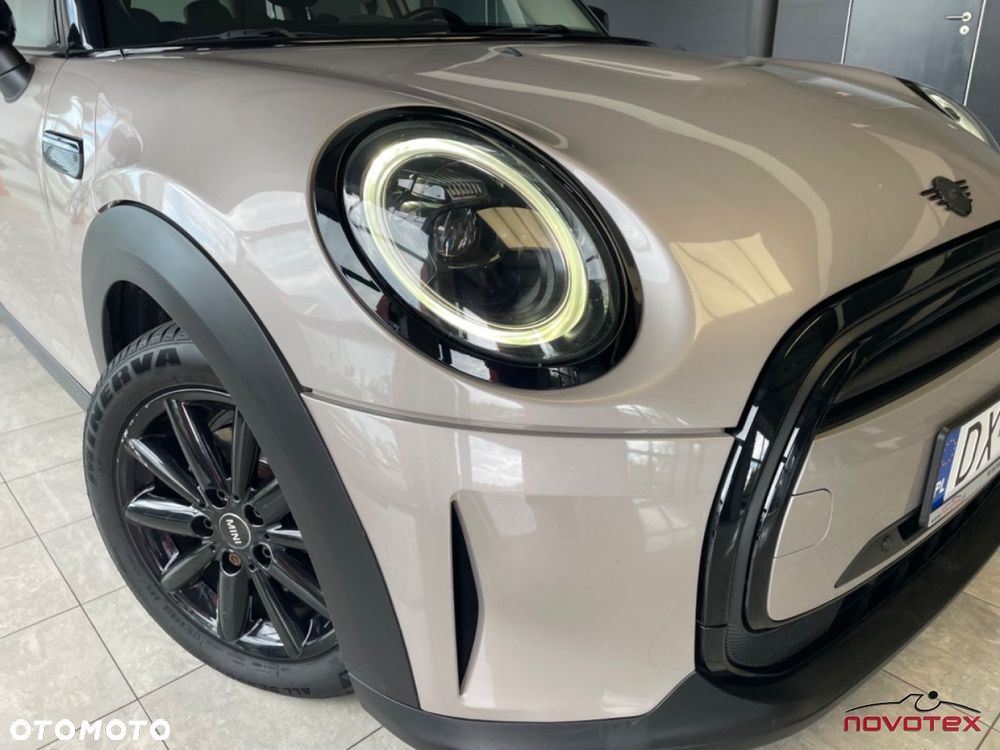 MINI Cooper Essential Trim - 8